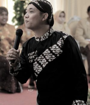 Rampung mbokok sitik Alhamdulillah..karo mesem ..yg penting yakin....pokoe#senengbarengngguyubar